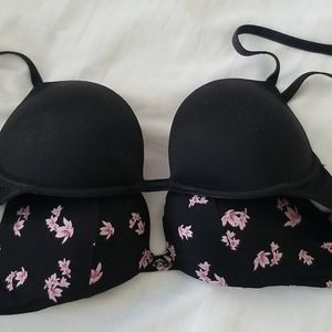 VS/pink bras size 32b